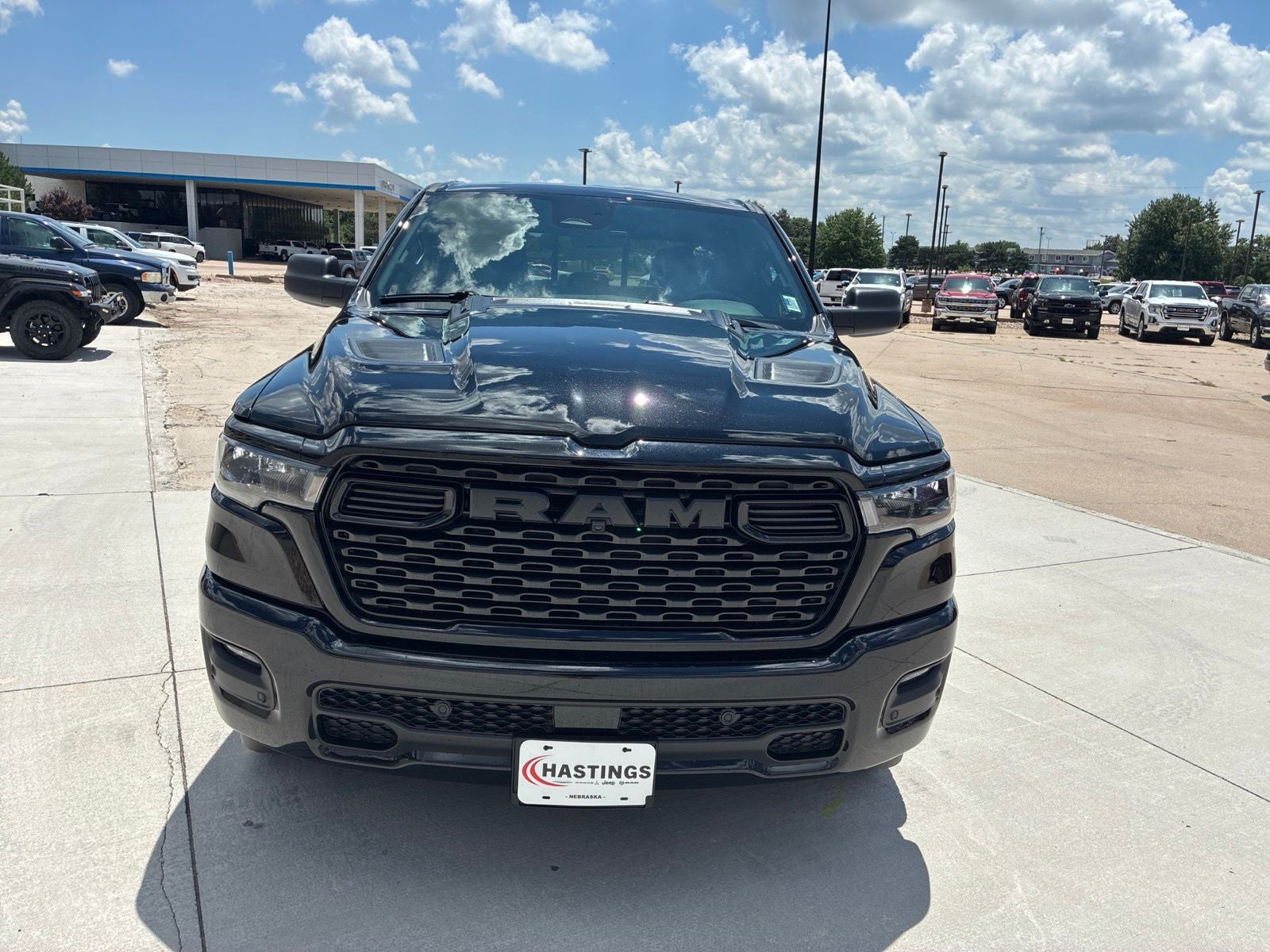 2026 RAM Ram 1500 RAM 1500 EXPRESS CREW CAB 4X4 5'7' BOX
