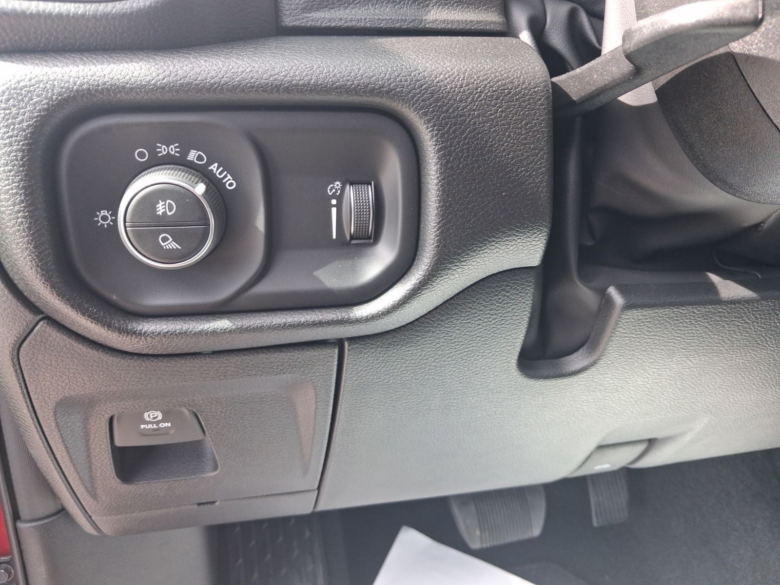 2026 RAM 1500 RAM 1500 EXPRESS CREW CAB 4X4 5'7' BOX