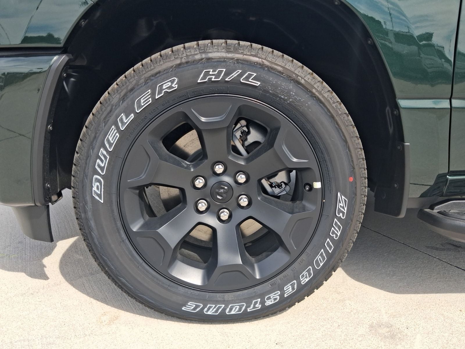 2026 RAM 1500 RAM 1500 EXPRESS CREW CAB 4X4 5'7' BOX