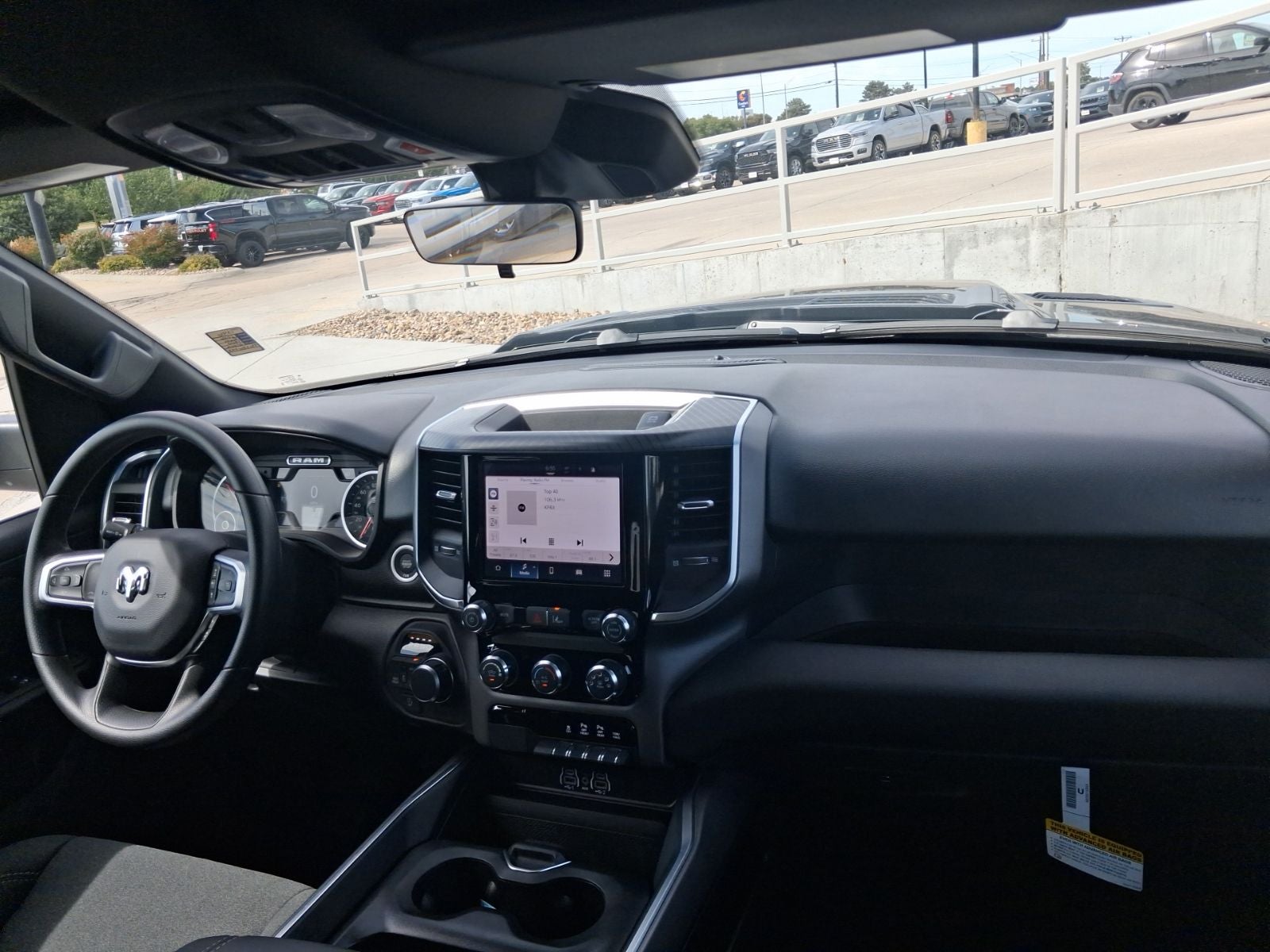 2026 RAM 1500 RAM 1500 EXPRESS CREW CAB 4X4 5'7' BOX