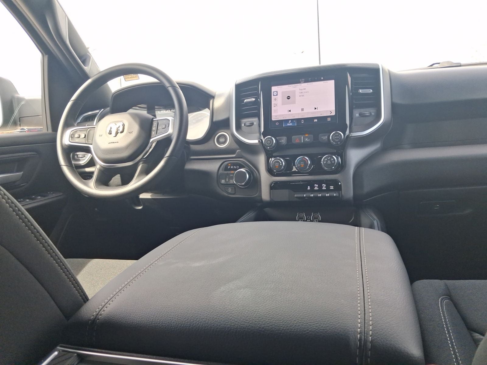 2026 RAM 1500 RAM 1500 EXPRESS CREW CAB 4X4 5'7' BOX