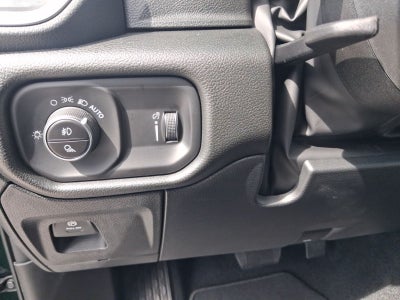 2026 RAM 1500 RAM 1500 EXPRESS CREW CAB 4X4 5'7' BOX