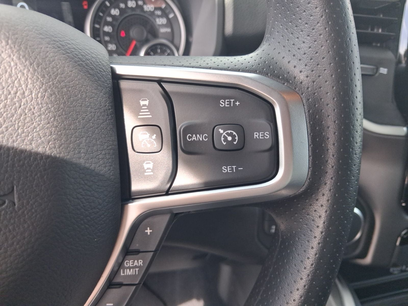 2026 RAM 1500 RAM 1500 EXPRESS CREW CAB 4X4 5'7' BOX