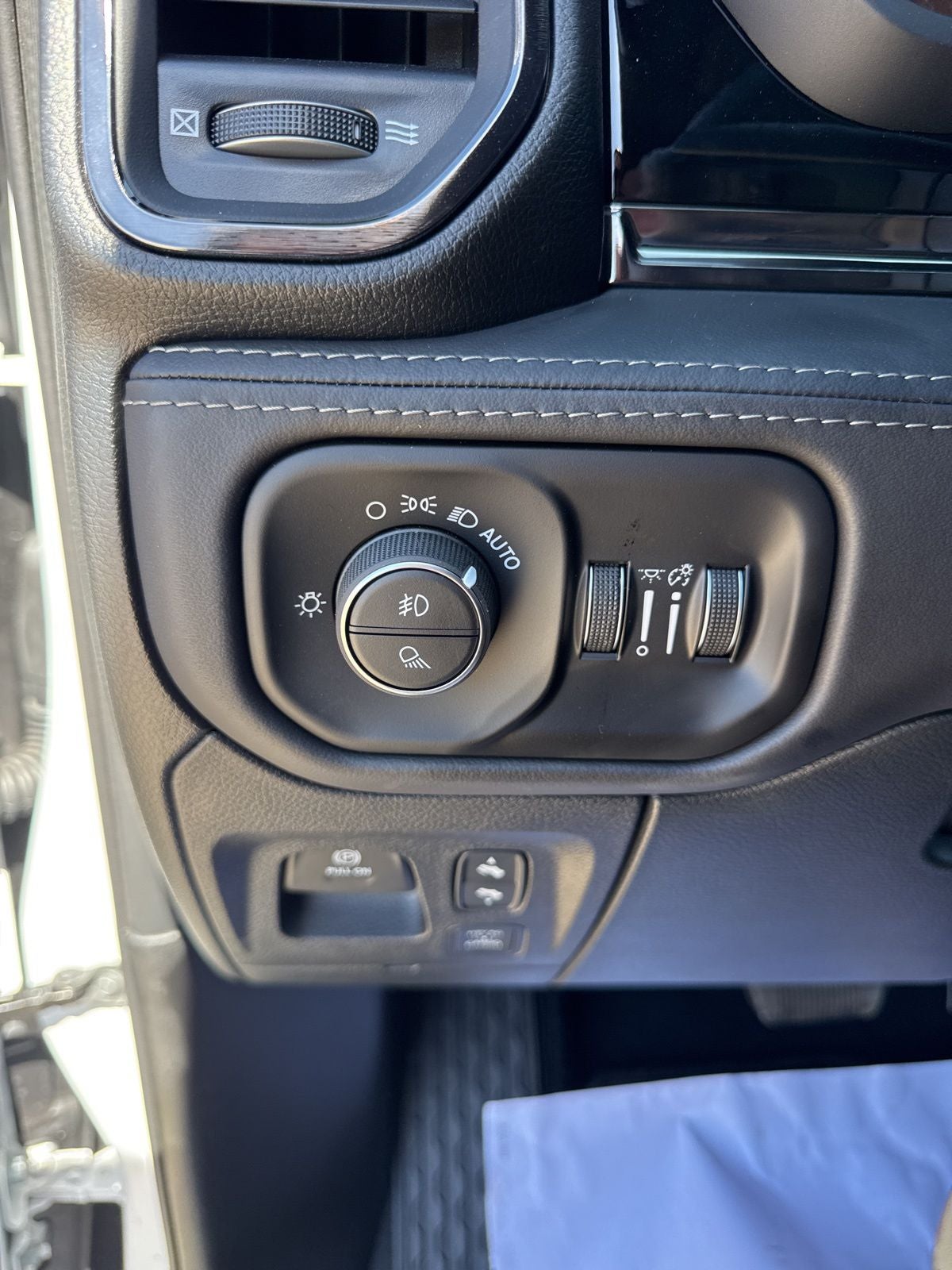 2026 RAM Ram 1500 RAM 1500 LIMITED CREW CAB 4X4 5'7' BOX