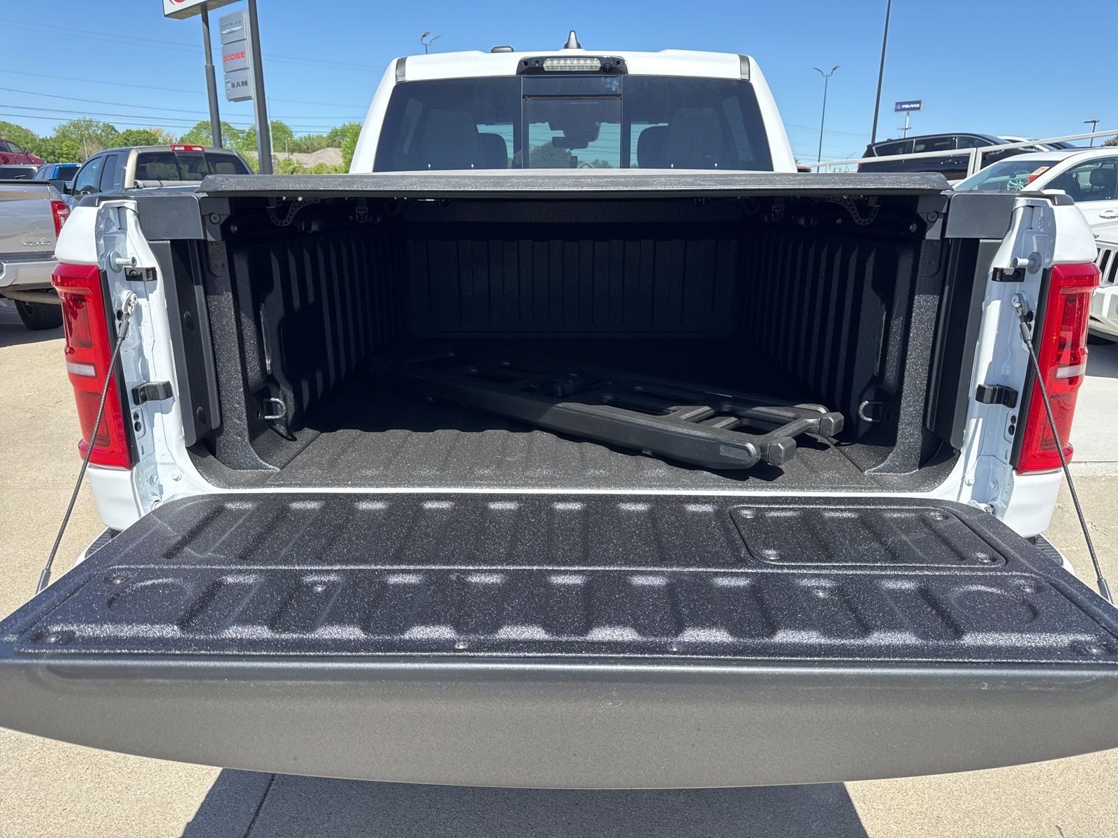 2026 RAM Ram 1500 RAM 1500 LIMITED CREW CAB 4X4 5'7' BOX