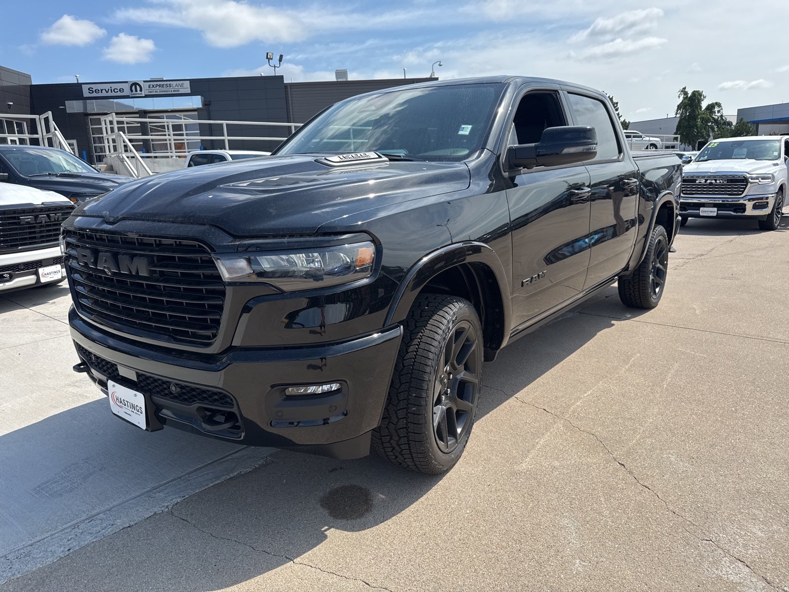 2026 RAM Ram 1500 RAM 1500 LARAMIE CREW CAB 4X4 5'7' BOX