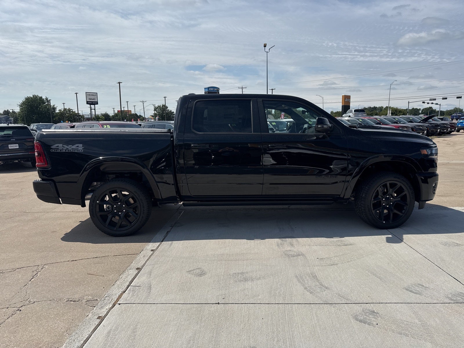 2026 RAM Ram 1500 RAM 1500 LARAMIE CREW CAB 4X4 5'7' BOX