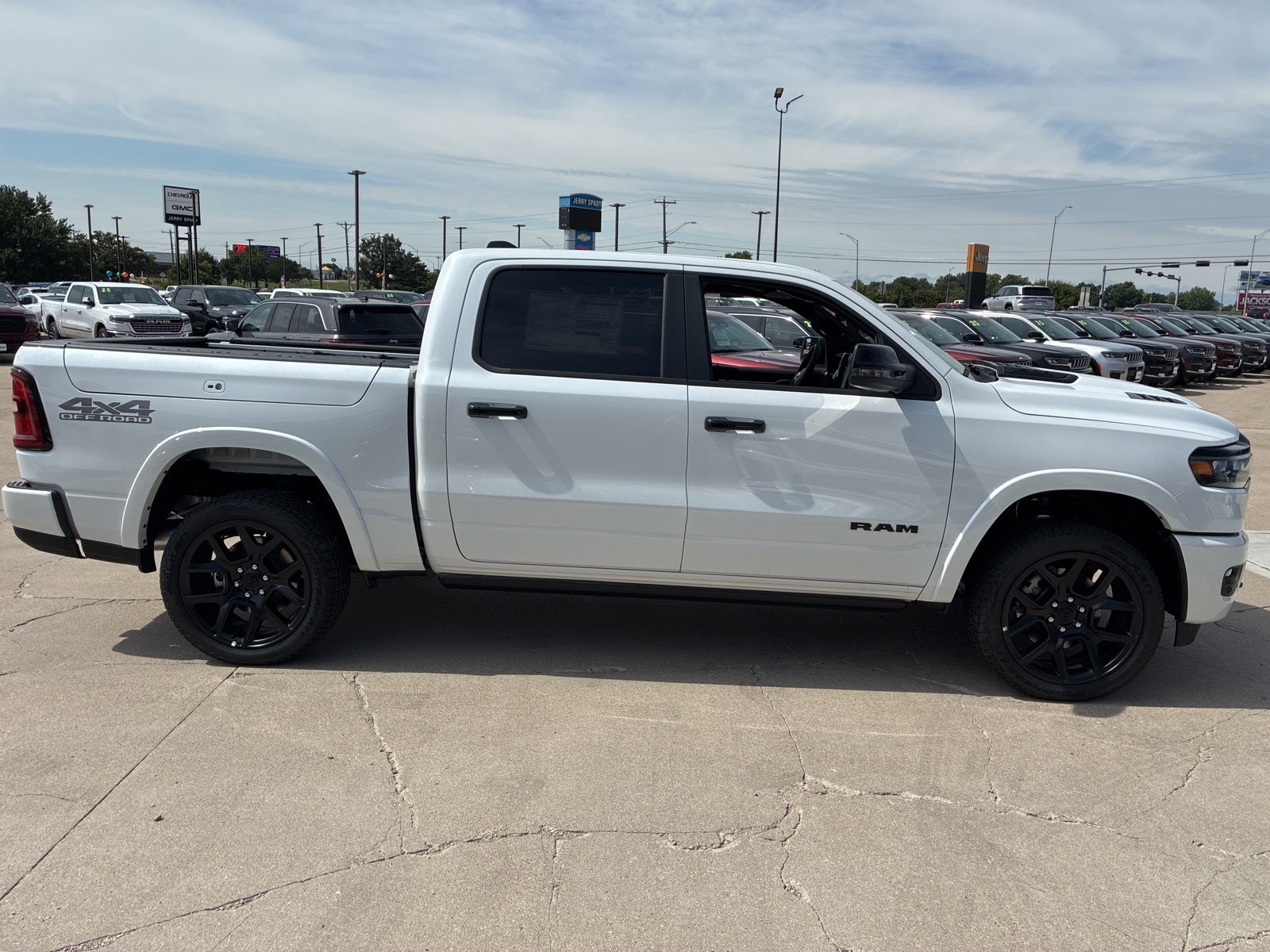 2026 RAM Ram 1500 RAM 1500 LARAMIE CREW CAB 4X4 5'7' BOX