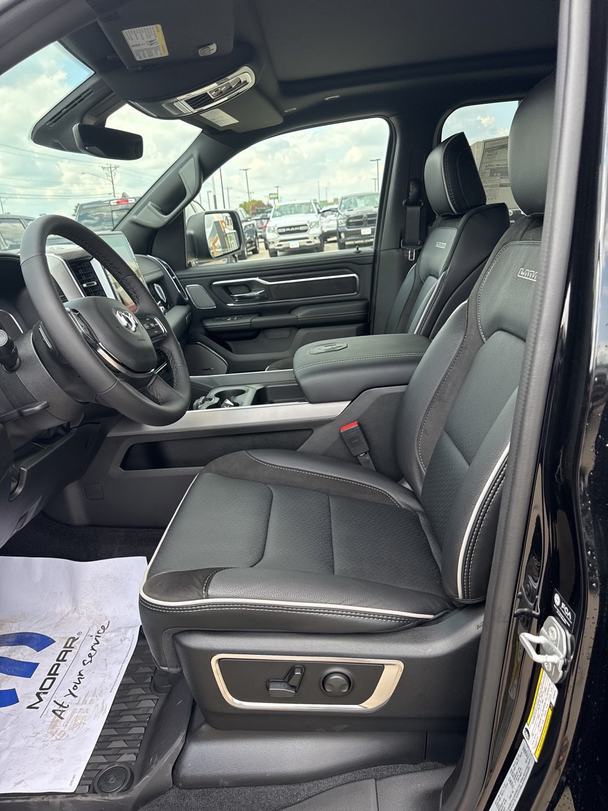 2026 RAM Ram 1500 RAM 1500 LARAMIE CREW CAB 4X4 5'7' BOX