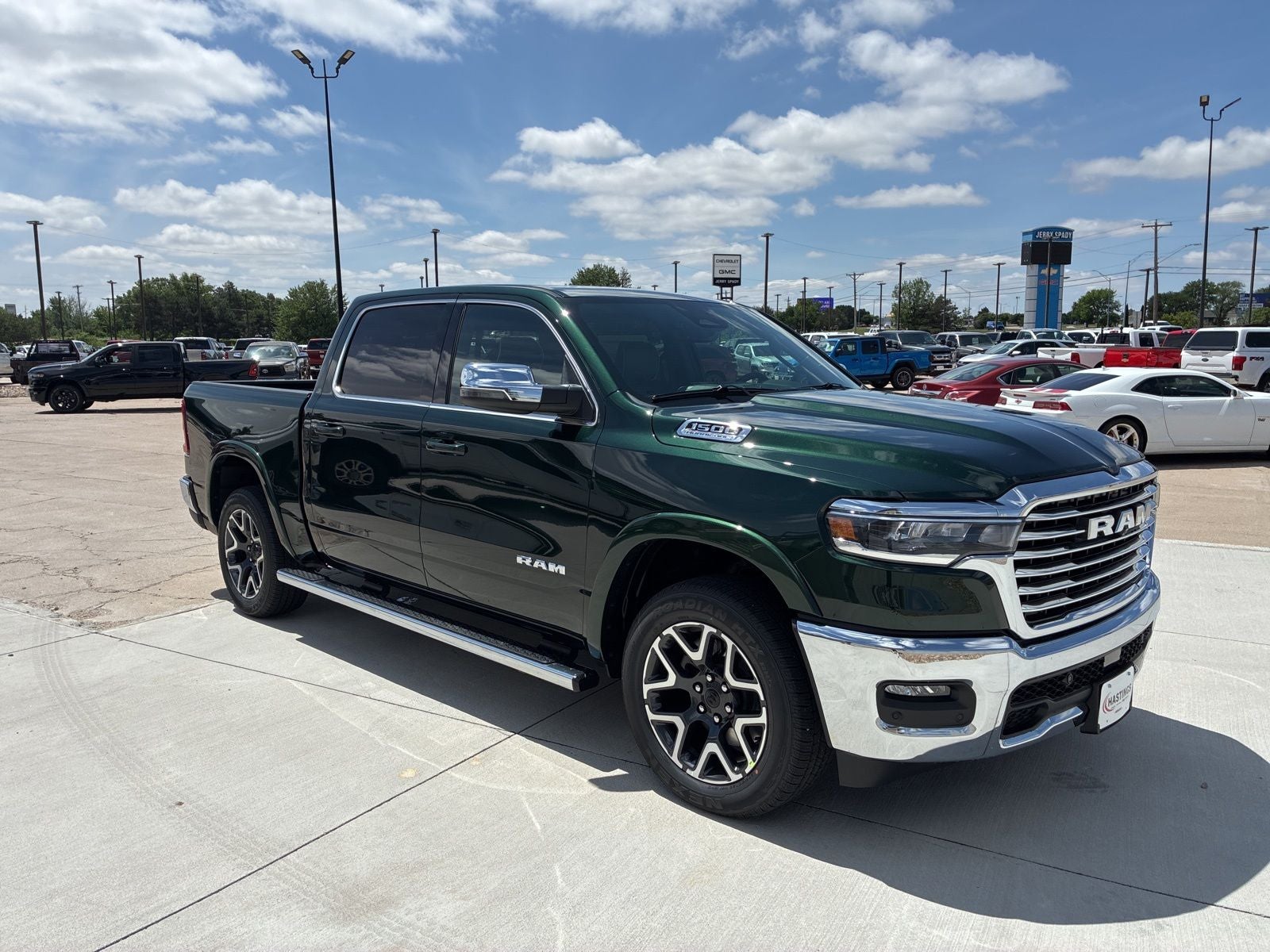 2026 RAM Ram 1500 RAM 1500 LARAMIE CREW CAB 4X4 5'7' BOX