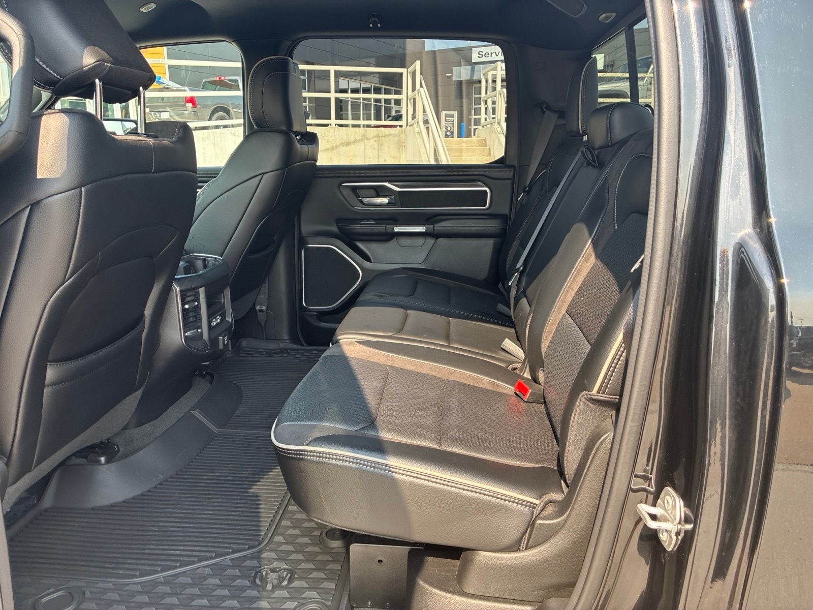 2023 RAM 1500 Laramie Crew Cab 4x4 5'7' Box