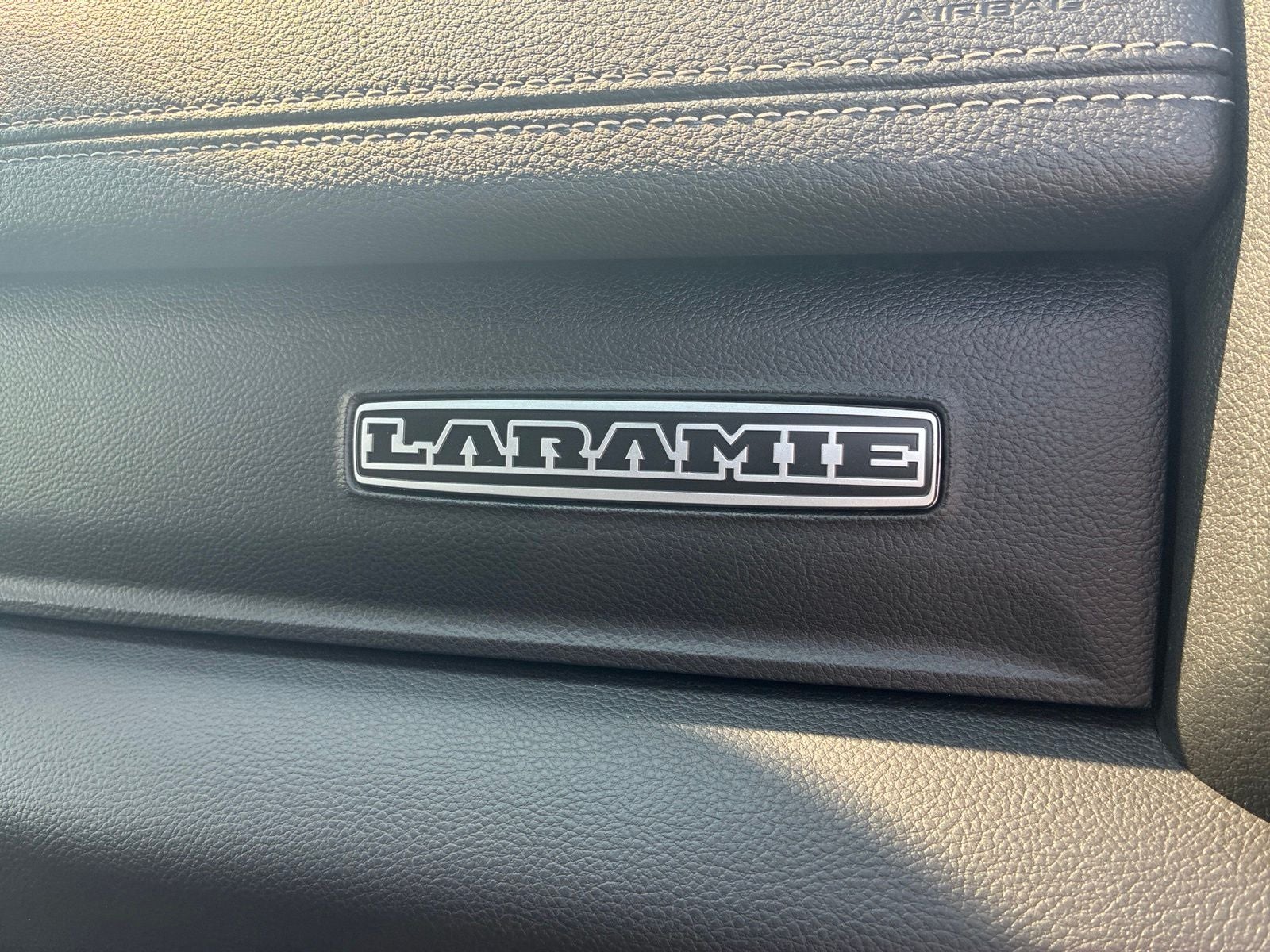 2023 RAM 1500 Laramie Crew Cab 4x4 5'7' Box