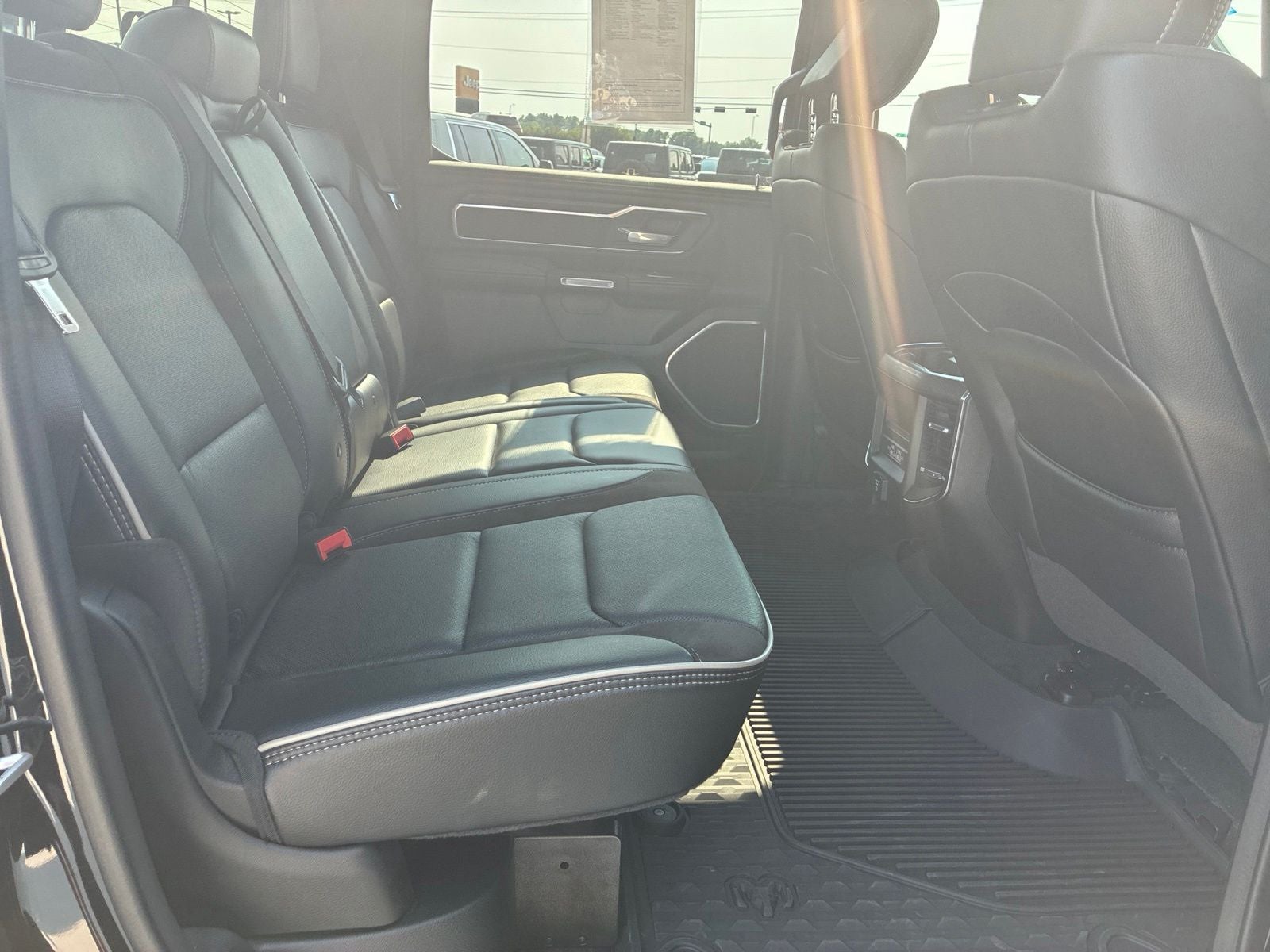 2023 RAM 1500 Laramie Crew Cab 4x4 5'7' Box