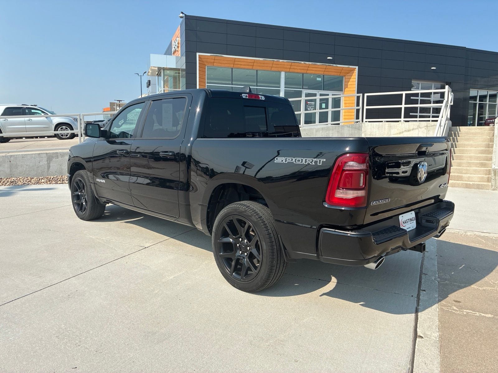 2023 RAM 1500 Laramie Crew Cab 4x4 5'7' Box