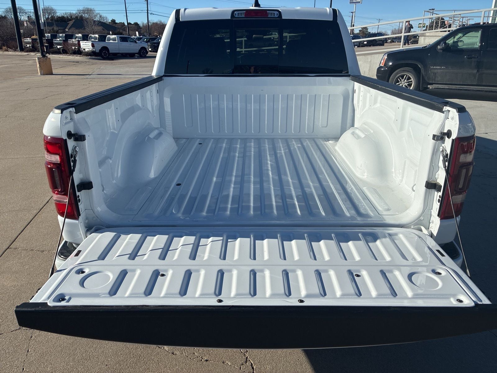 2022 RAM 1500 Laramie Crew Cab 4x4 5'7' Box