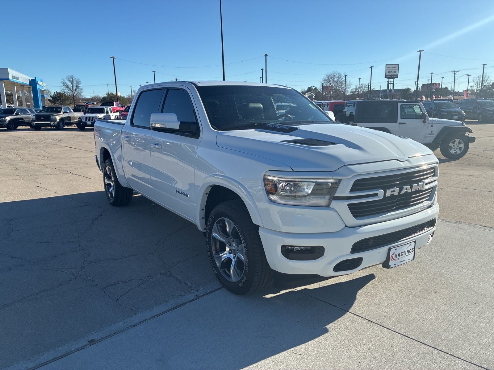 2022 RAM 1500 Laramie Crew Cab 4x4 5'7' Box