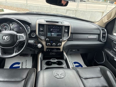 2020 RAM 1500 Laramie Crew Cab 4x4 5'7' Box
