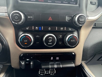 2020 RAM 1500 Laramie Crew Cab 4x4 5'7' Box