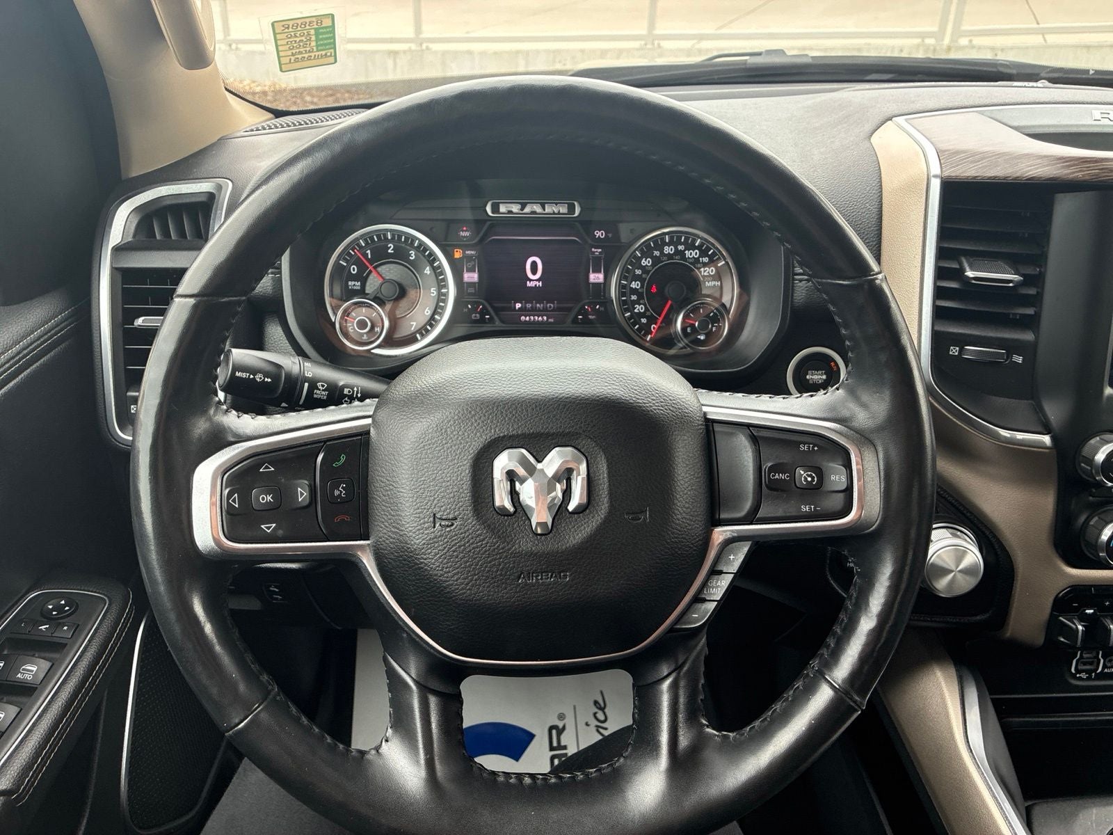 2020 RAM 1500 Laramie Crew Cab 4x4 5'7' Box