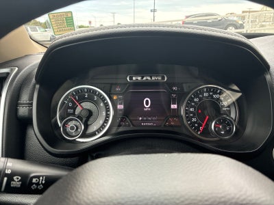 2020 RAM 1500 Laramie Crew Cab 4x4 5'7' Box