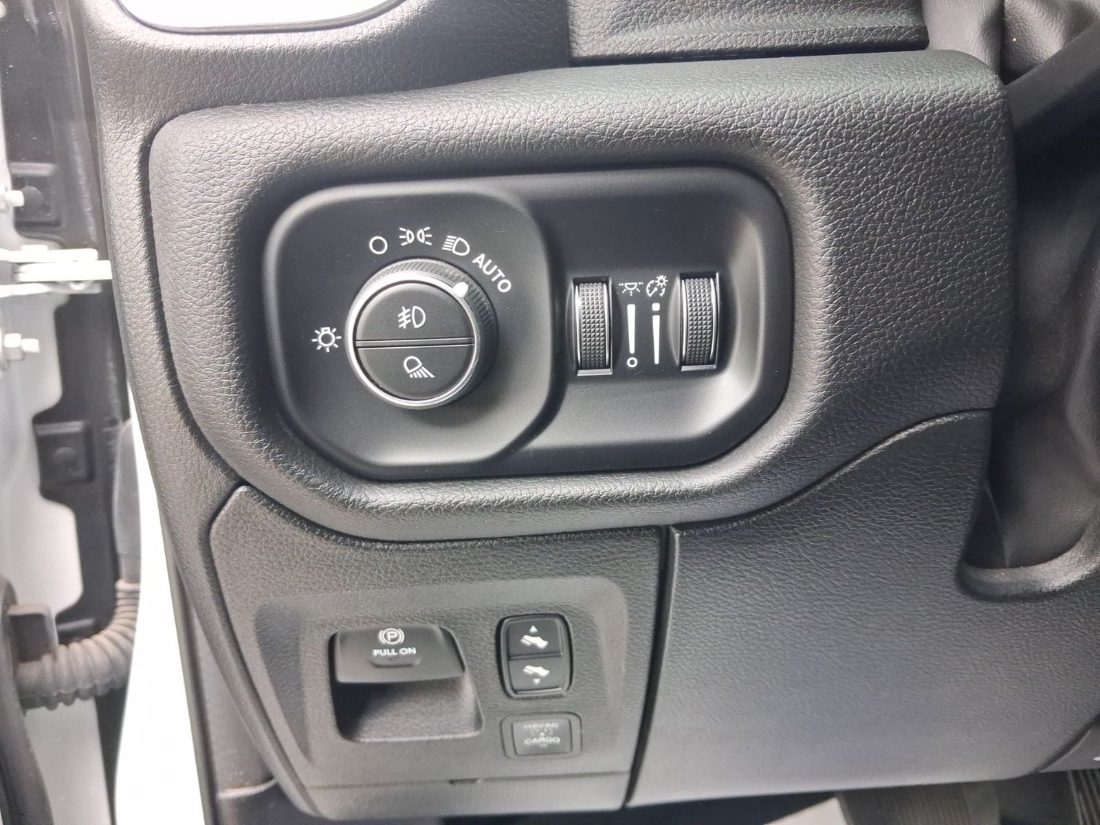 2024 RAM 1500 Laramie Crew Cab 4x4 5'7' Box