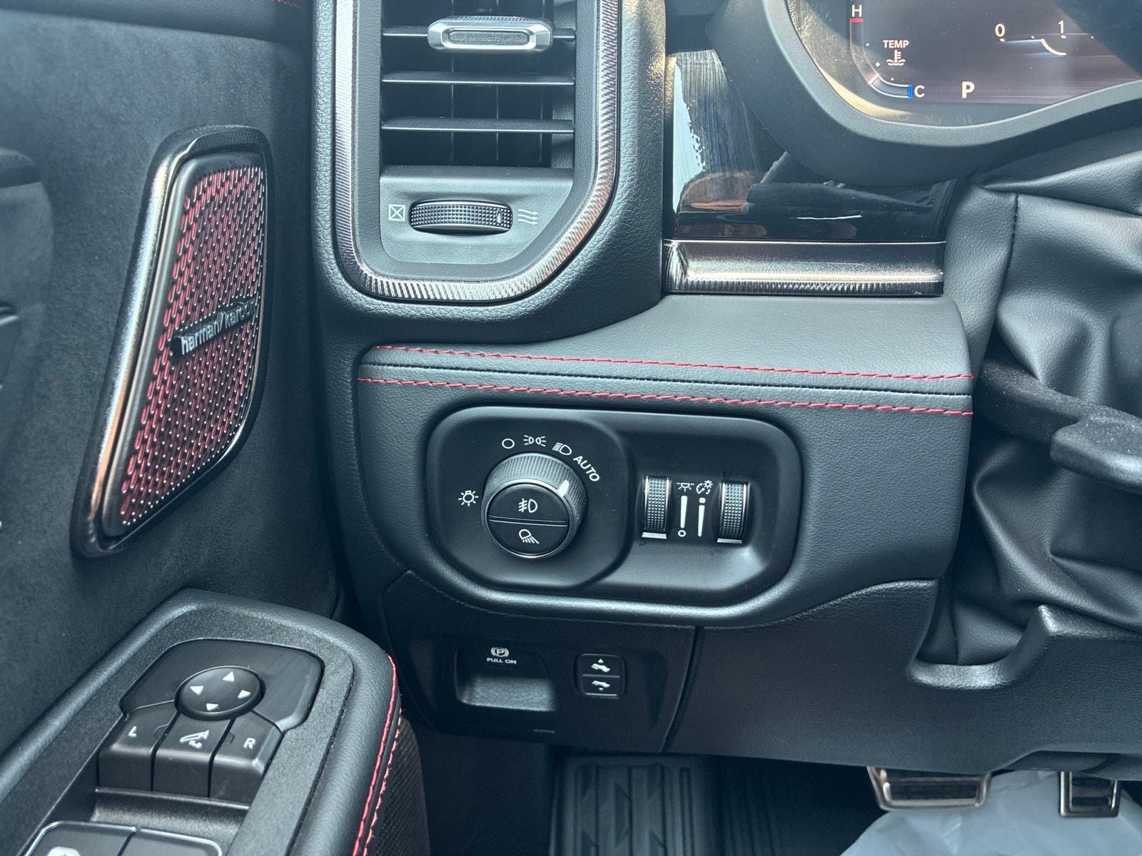 2026 RAM Ram 1500 RAM 1500 RHO CREW CAB 4X4 5'7' BOX
