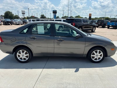 2005 Ford Focus ZX4