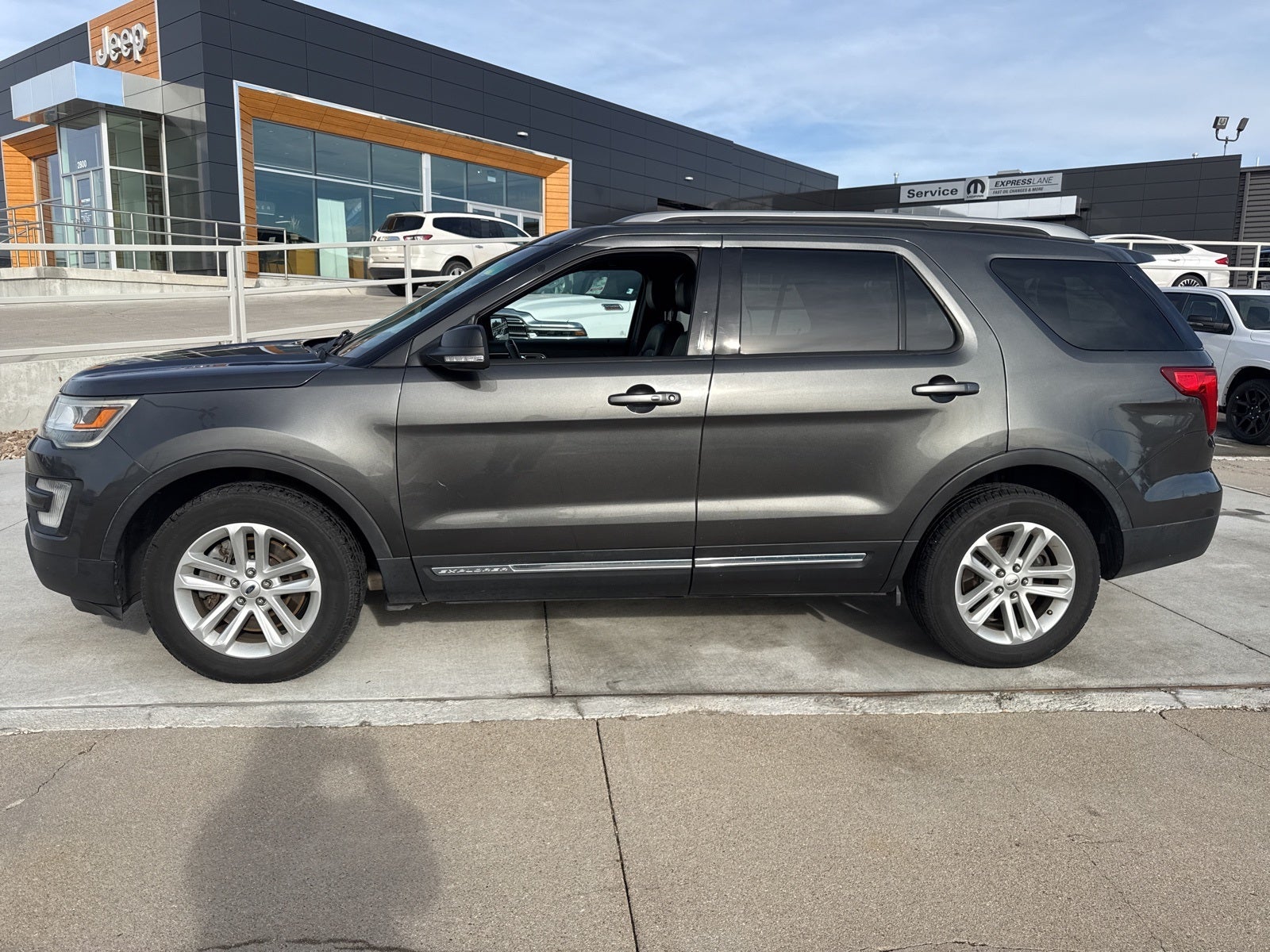 Used 2016 Ford Explorer XLT with VIN 1FM5K7DH8GGD13853 for sale in Hastings, NE