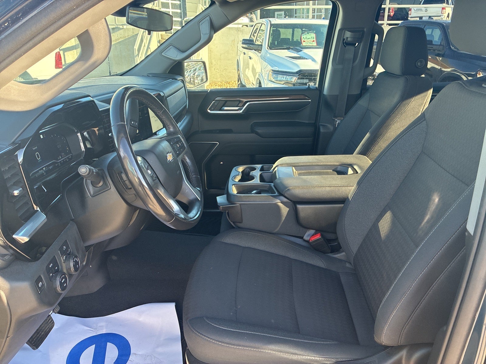 2022 Chevrolet Silverado 1500 4WD Crew Cab Short Bed LT with 2FL