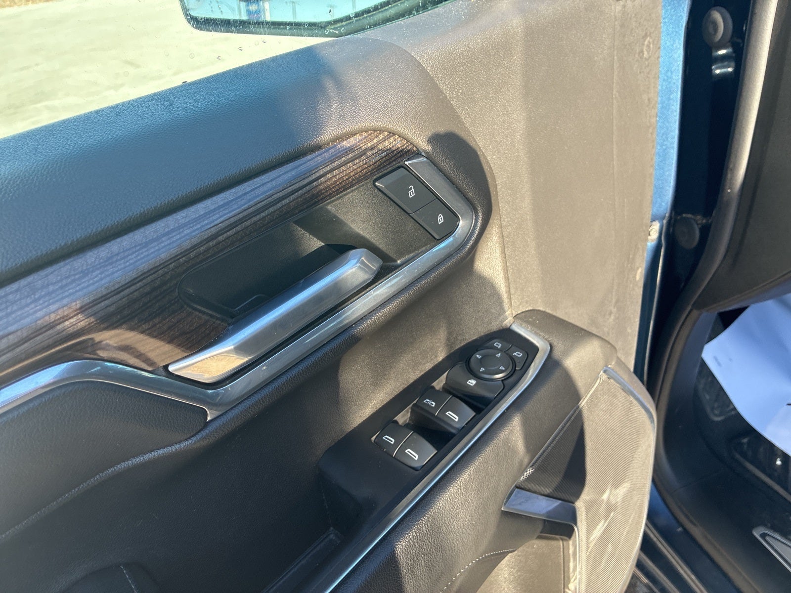 2022 Chevrolet Silverado 1500 4WD Crew Cab Short Bed LT with 2FL