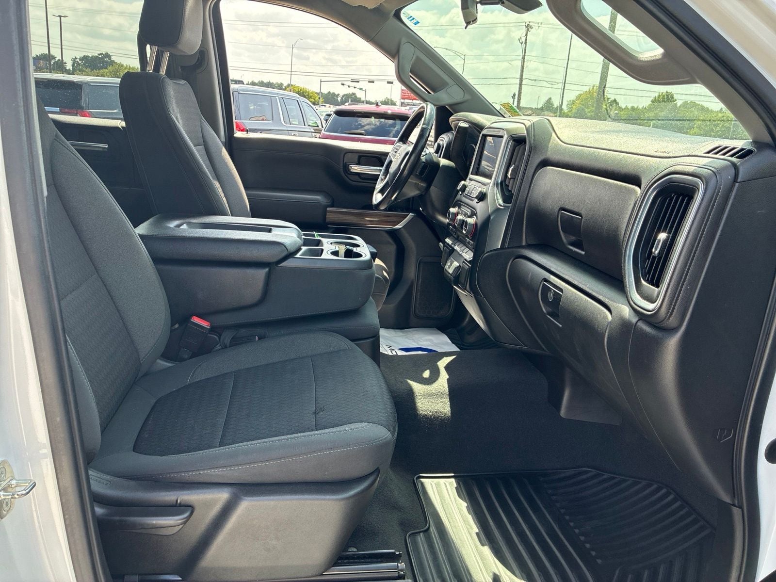 2022 Chevrolet Silverado 1500 LTD 4WD Crew Cab Short Bed LT