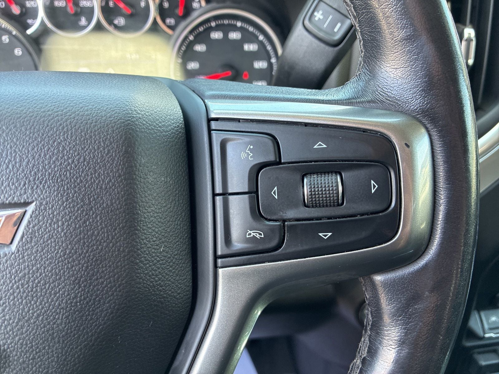 2021 Chevrolet Silverado 1500 4WD Crew Cab Short Bed LTZ