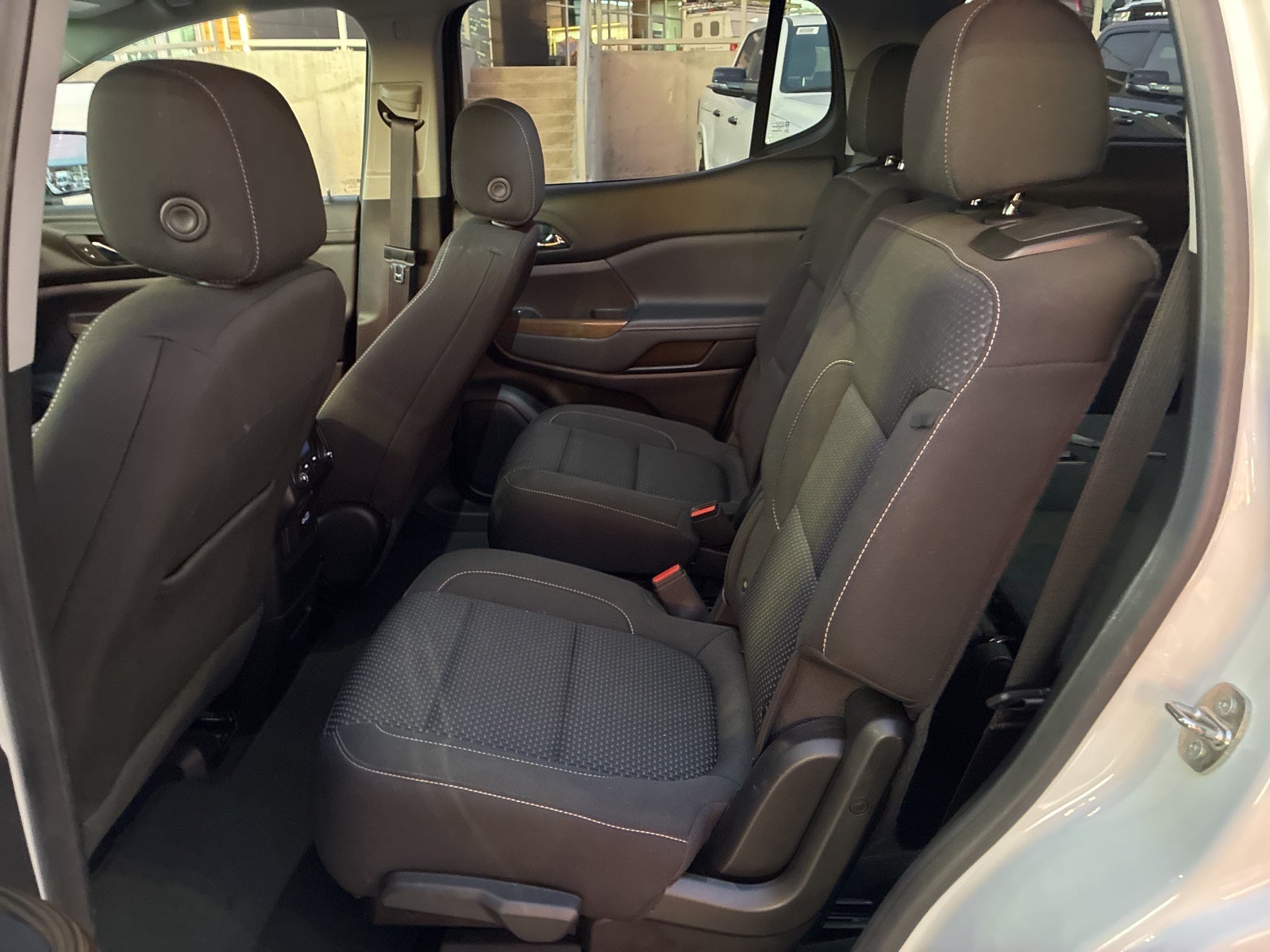 2023 GMC Acadia AWD SLE