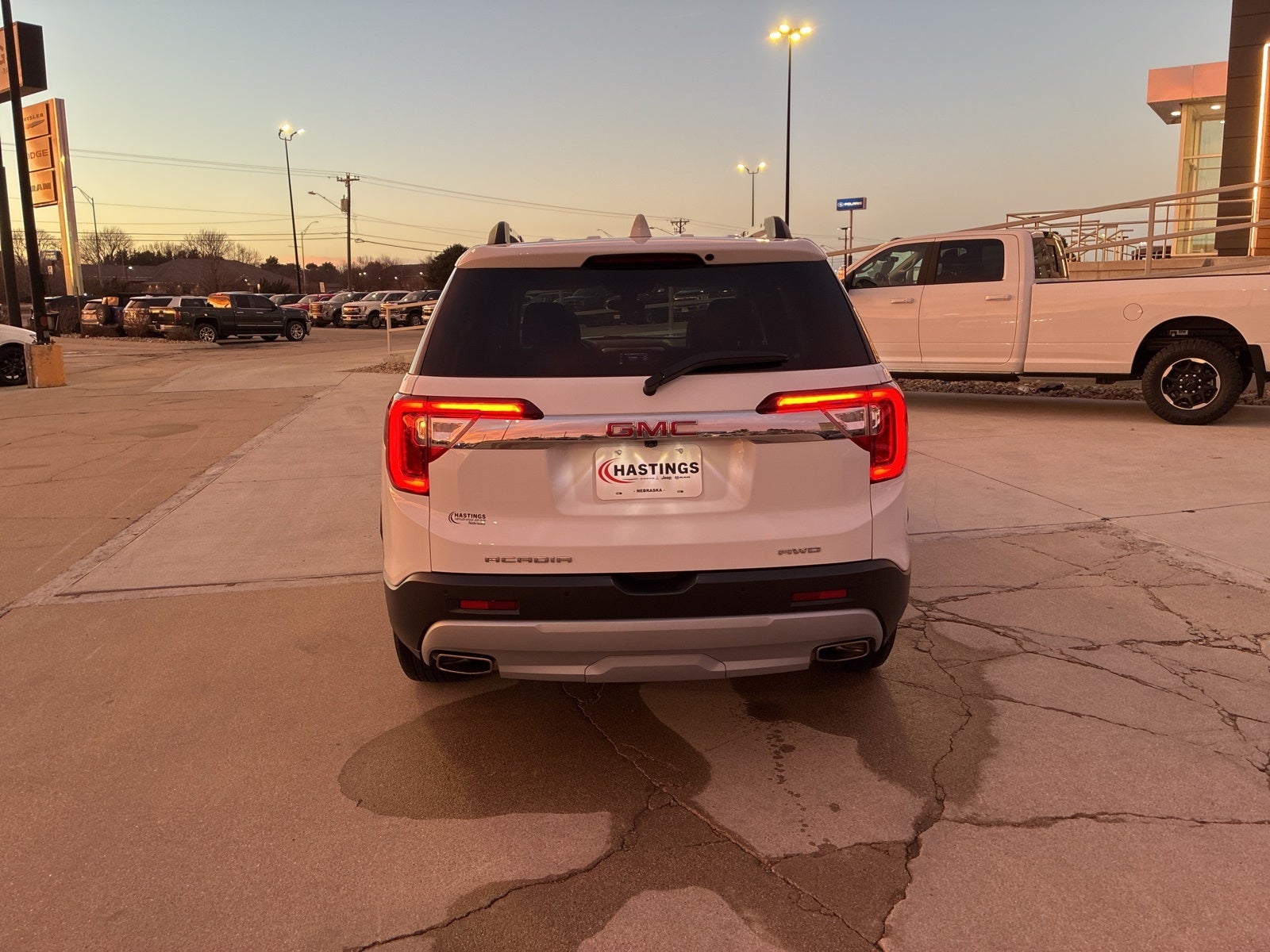 2023 GMC Acadia AWD SLE