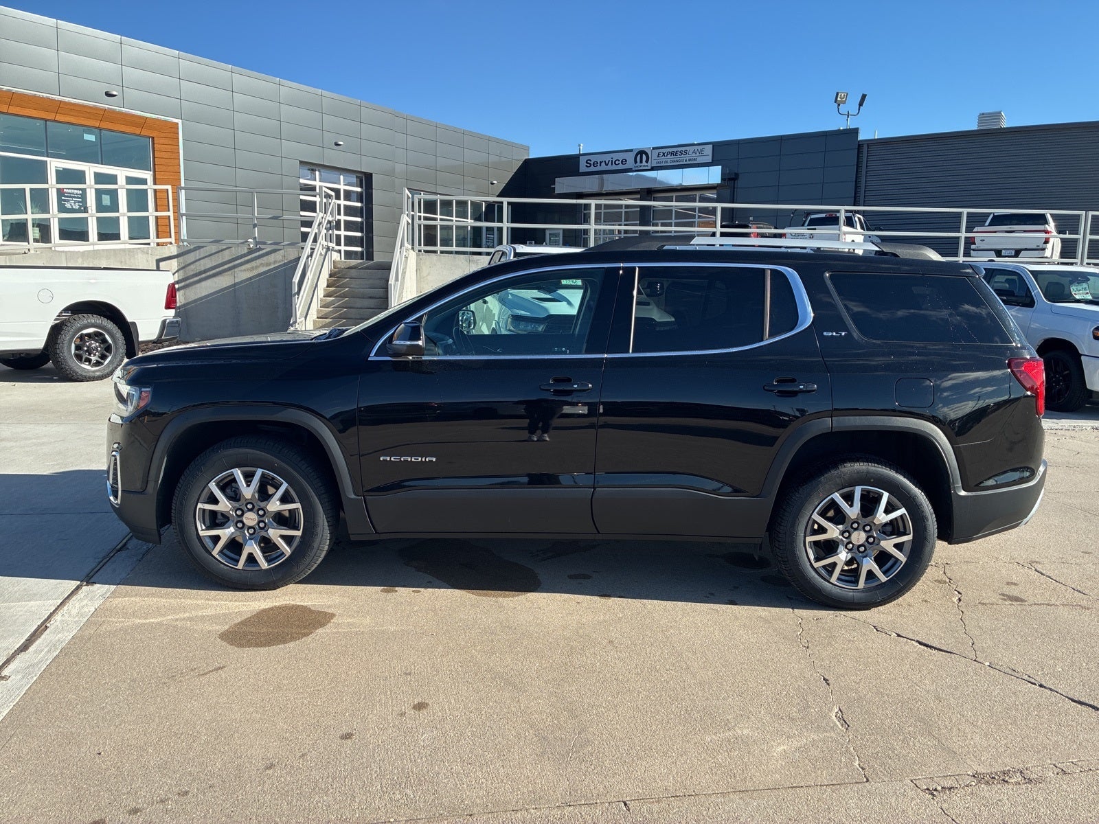 2023 GMC Acadia SLT