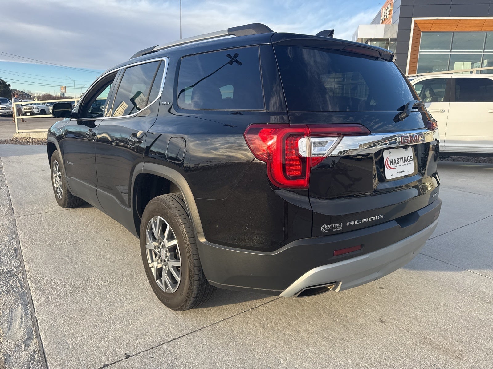 2023 GMC Acadia SLT
