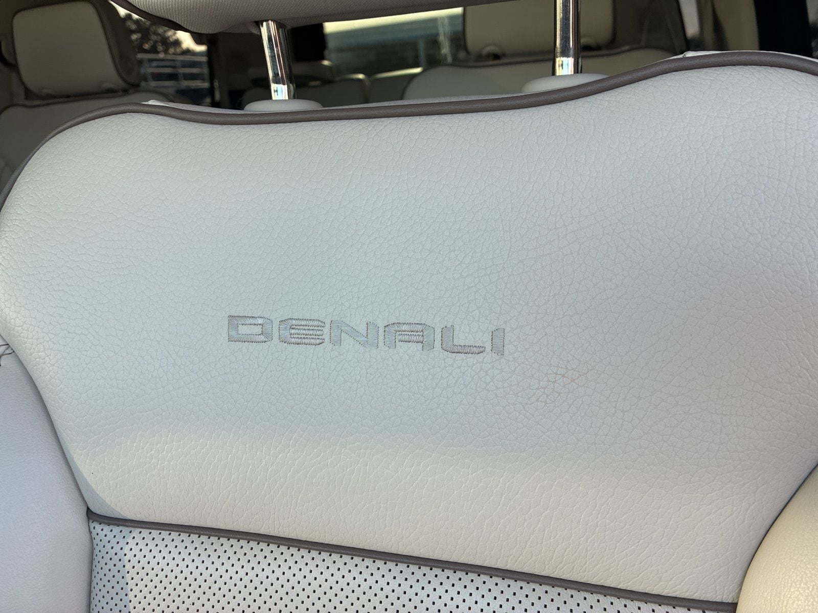 2021 GMC Yukon 4WD Denali