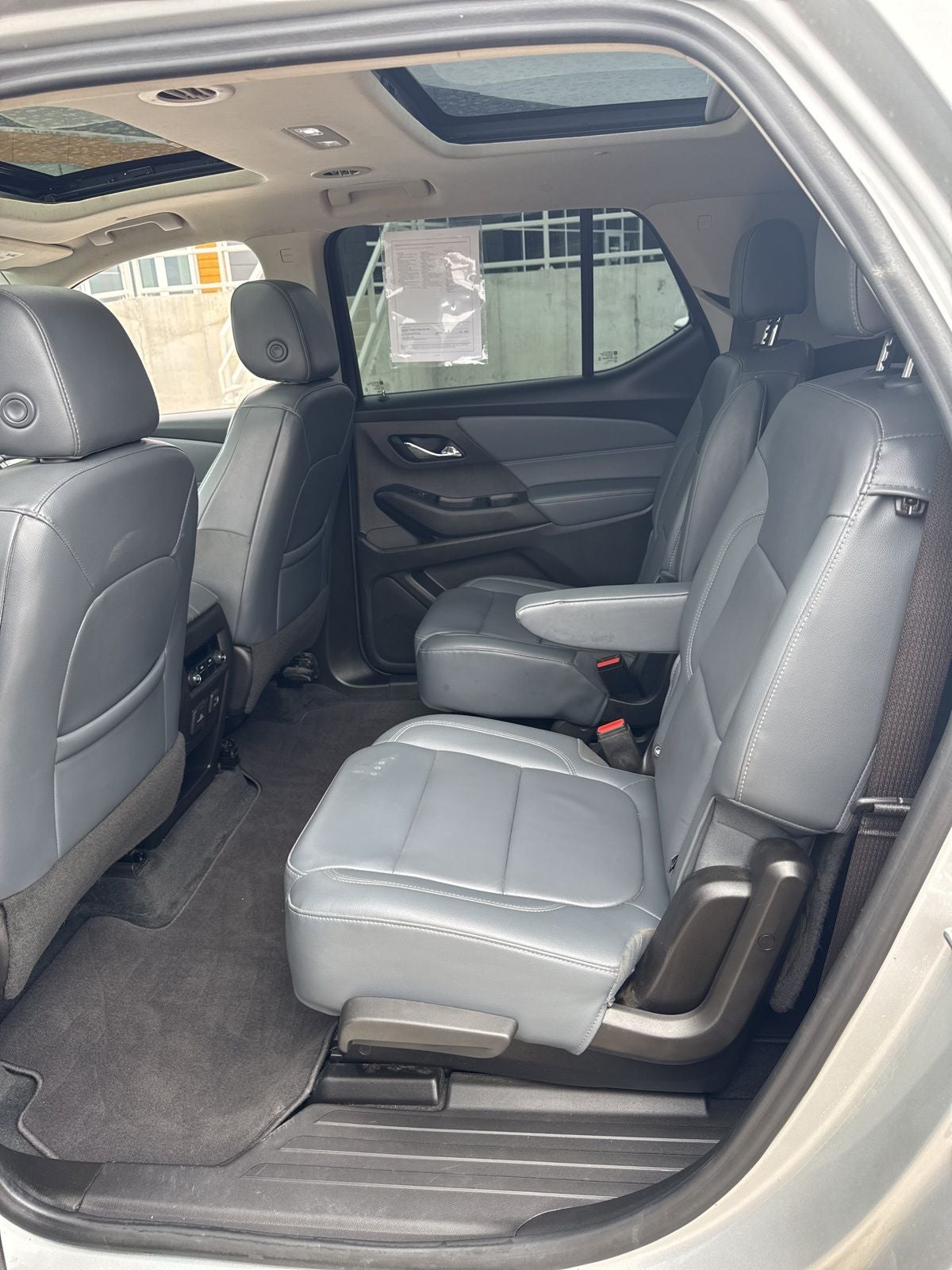 2021 Chevrolet Traverse FWD LT Leather