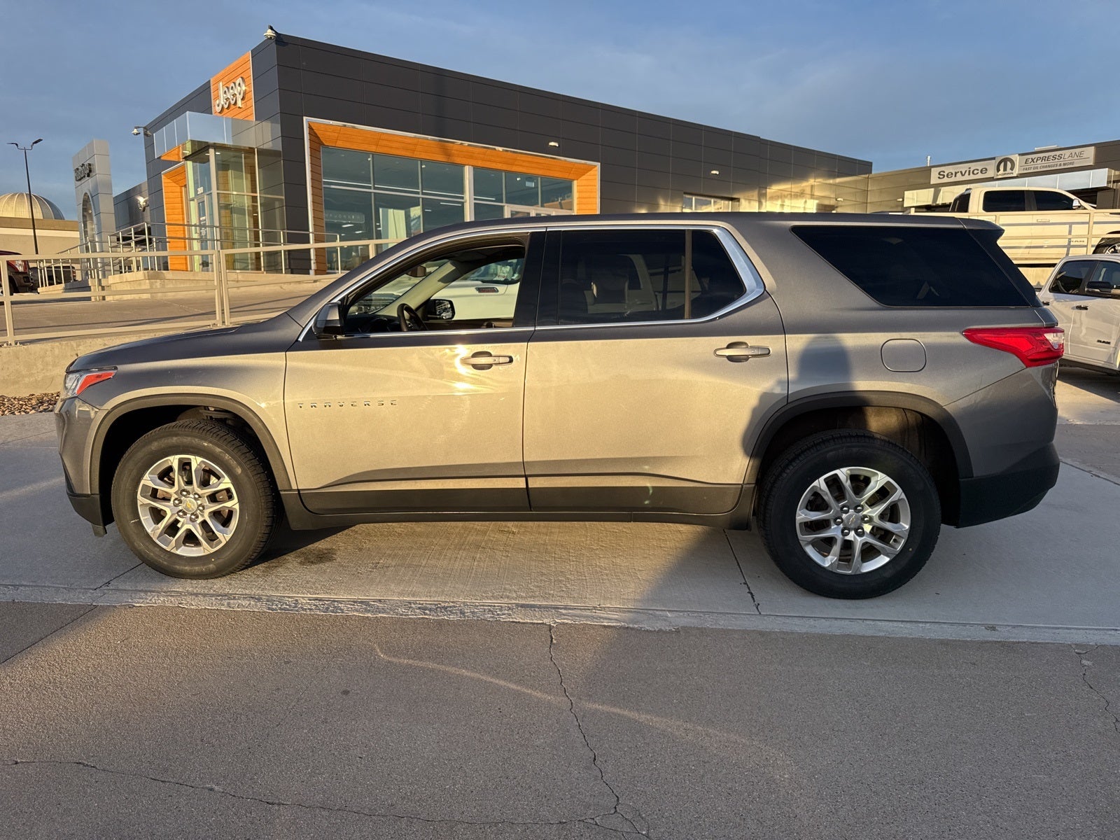 2020 Chevrolet Traverse AWD LS