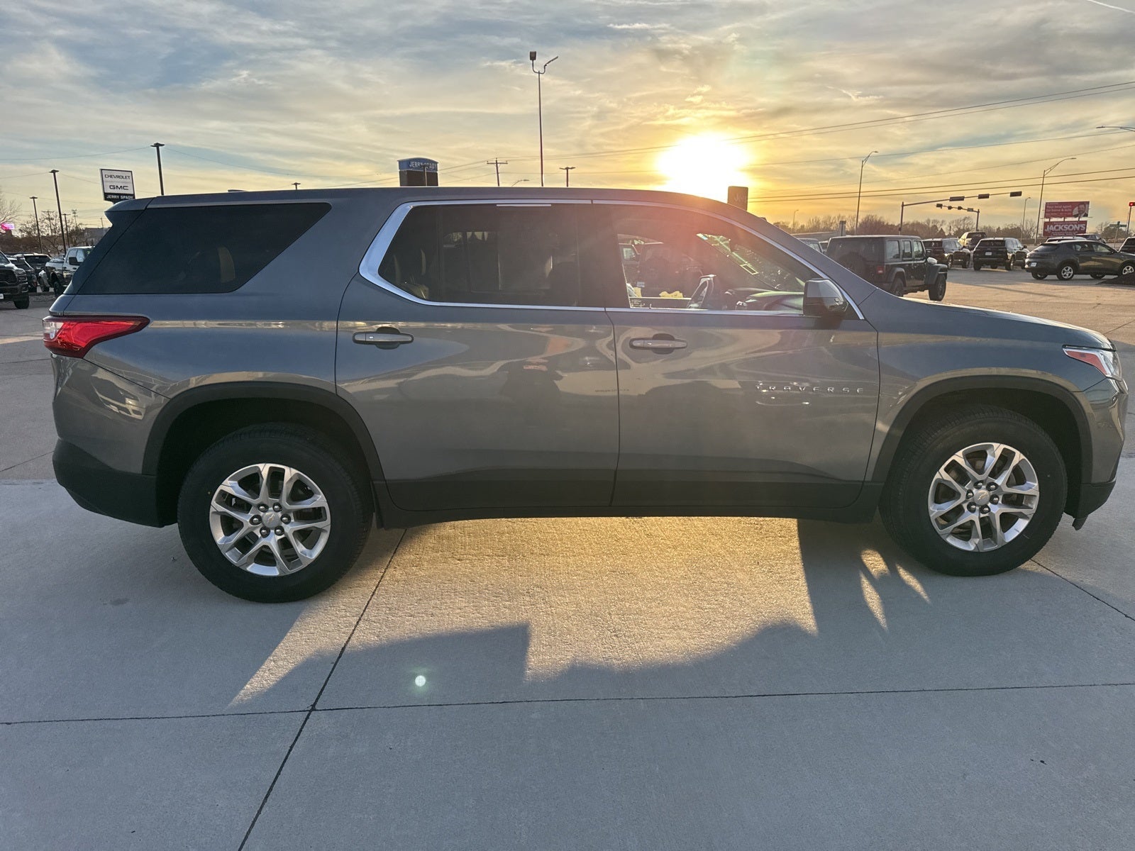 2020 Chevrolet Traverse AWD LS