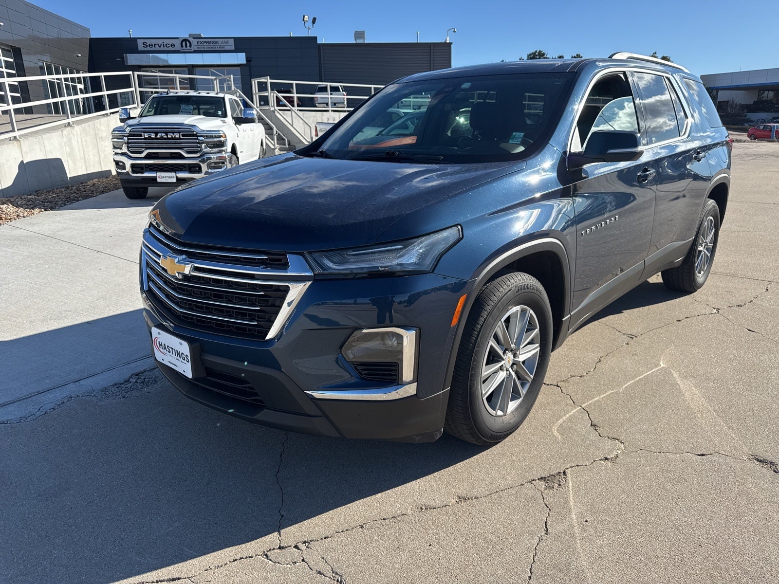 2023 Chevrolet Traverse AWD LT Cloth