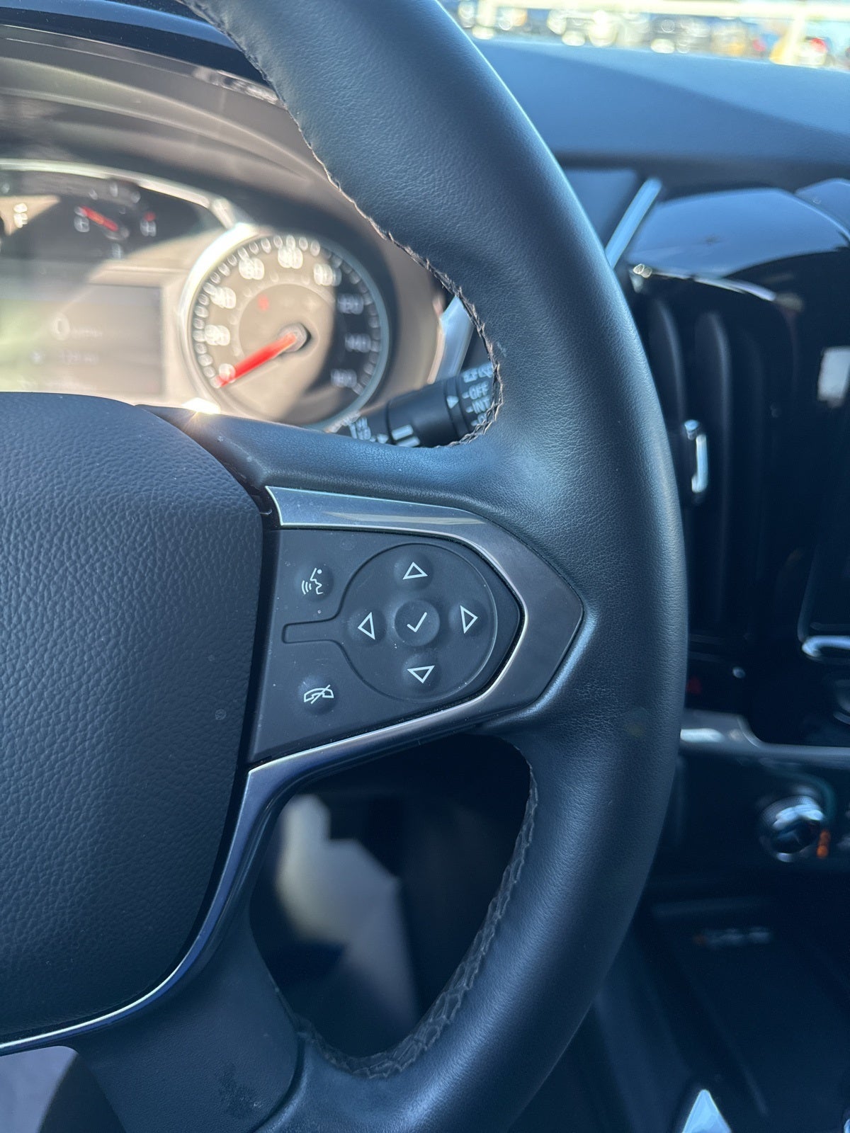 2023 Chevrolet Traverse AWD LT Cloth