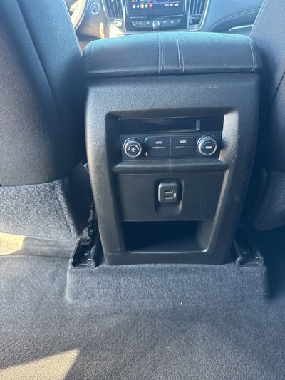 2023 Chevrolet Traverse AWD LT Cloth