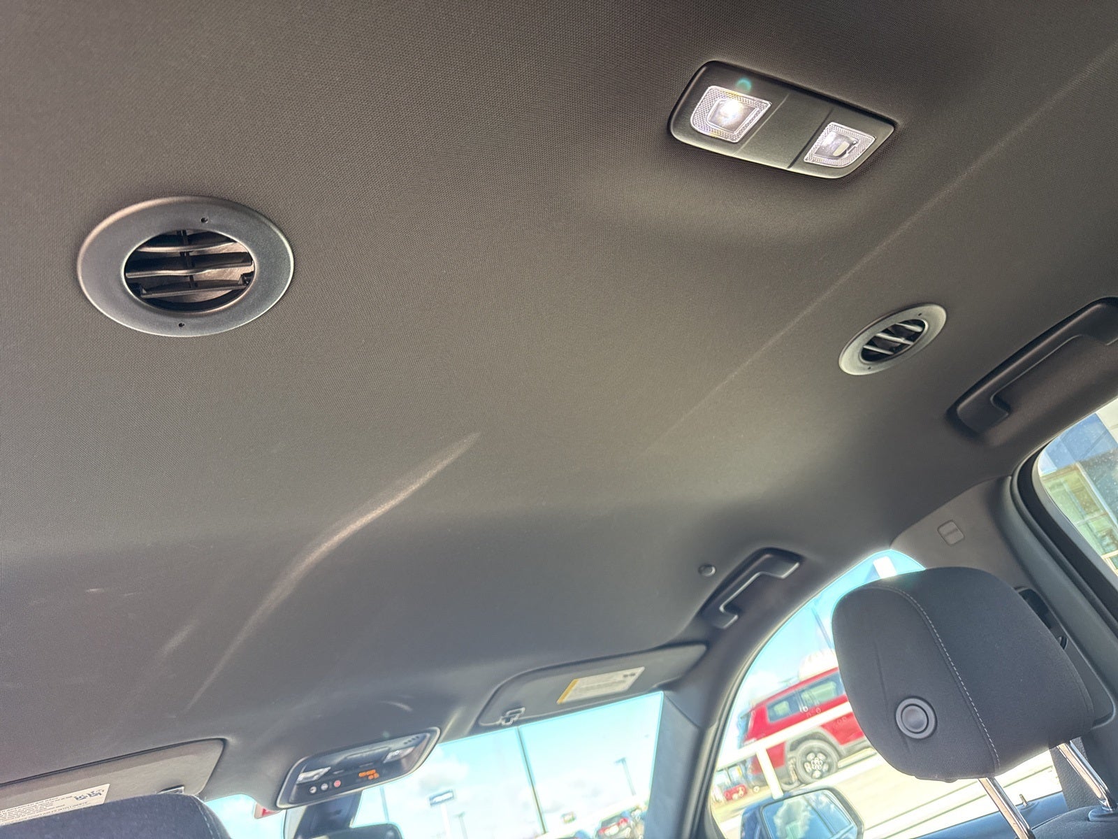 2023 Chevrolet Traverse AWD LT Cloth