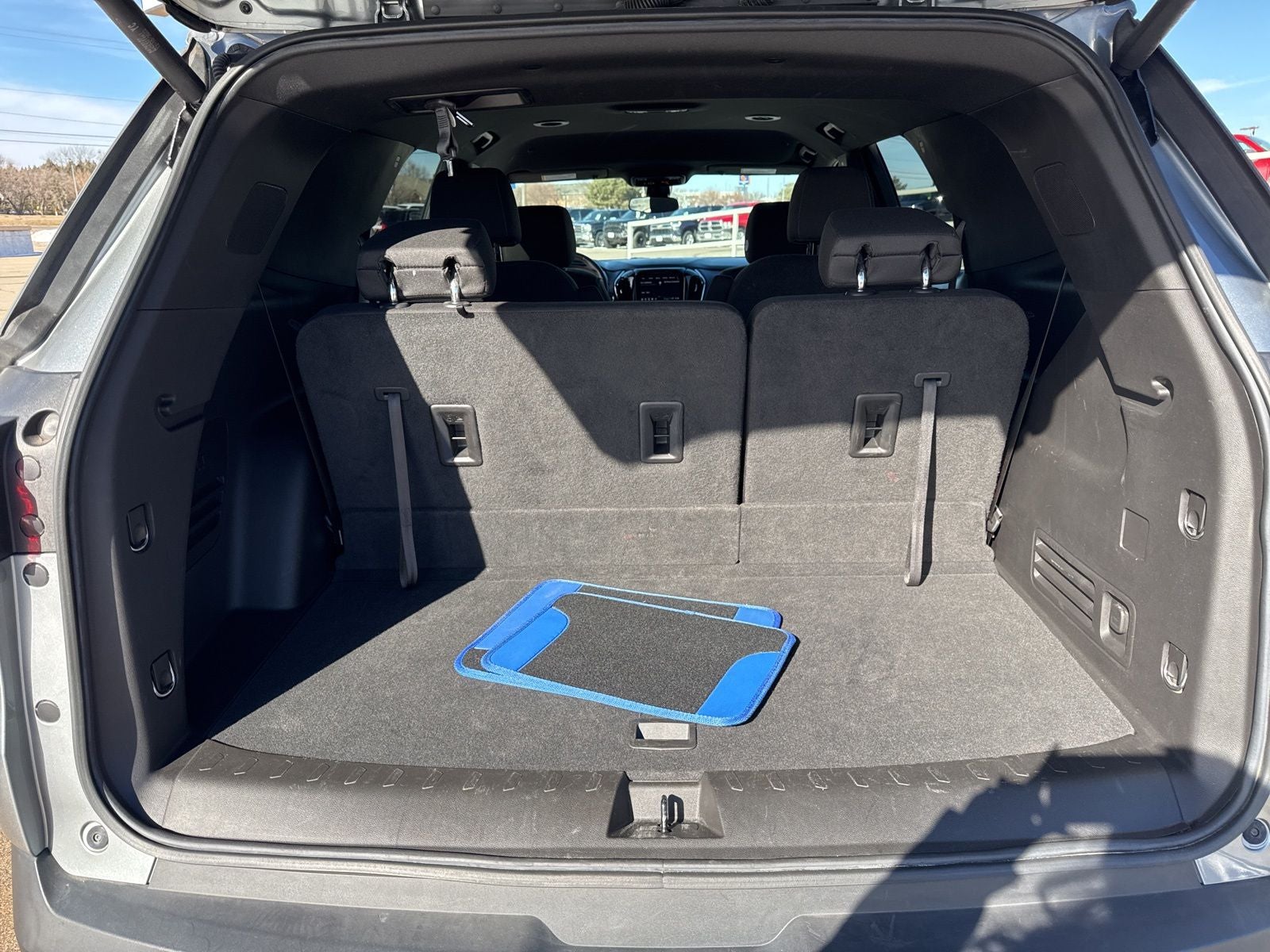 2023 Chevrolet Traverse AWD LT Cloth