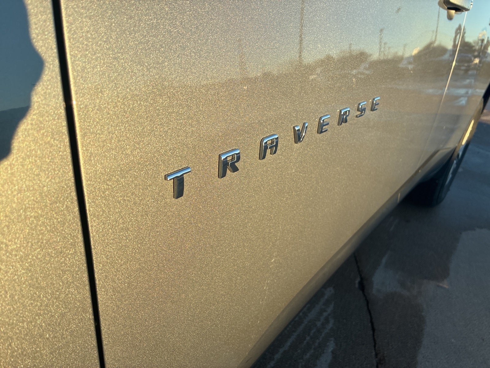 2023 Chevrolet Traverse AWD LT Leather