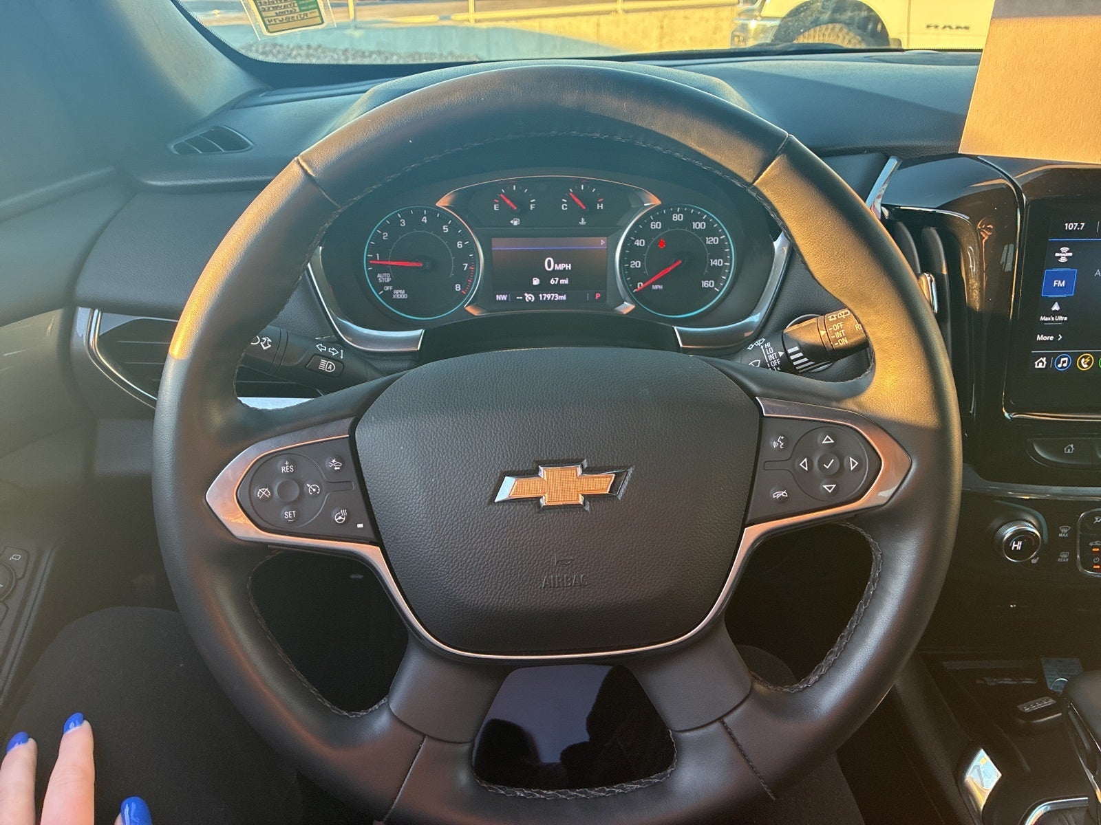 2023 Chevrolet Traverse AWD LT Leather