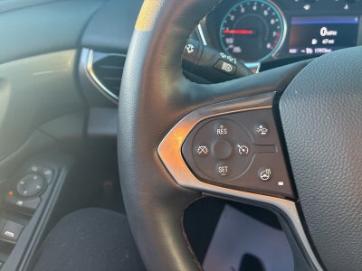 2023 Chevrolet Traverse AWD LT Leather