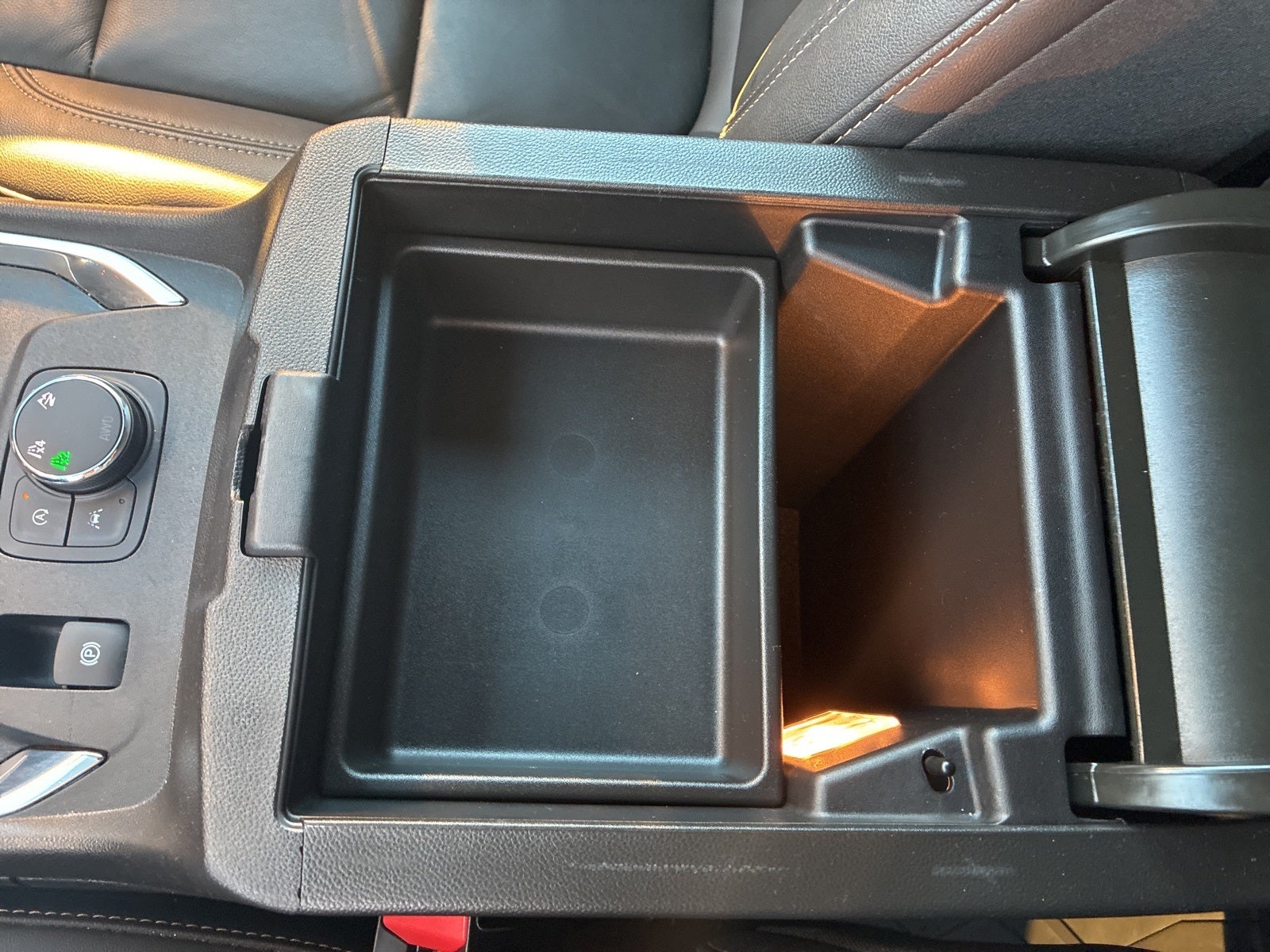 2023 Chevrolet Traverse AWD LT Leather