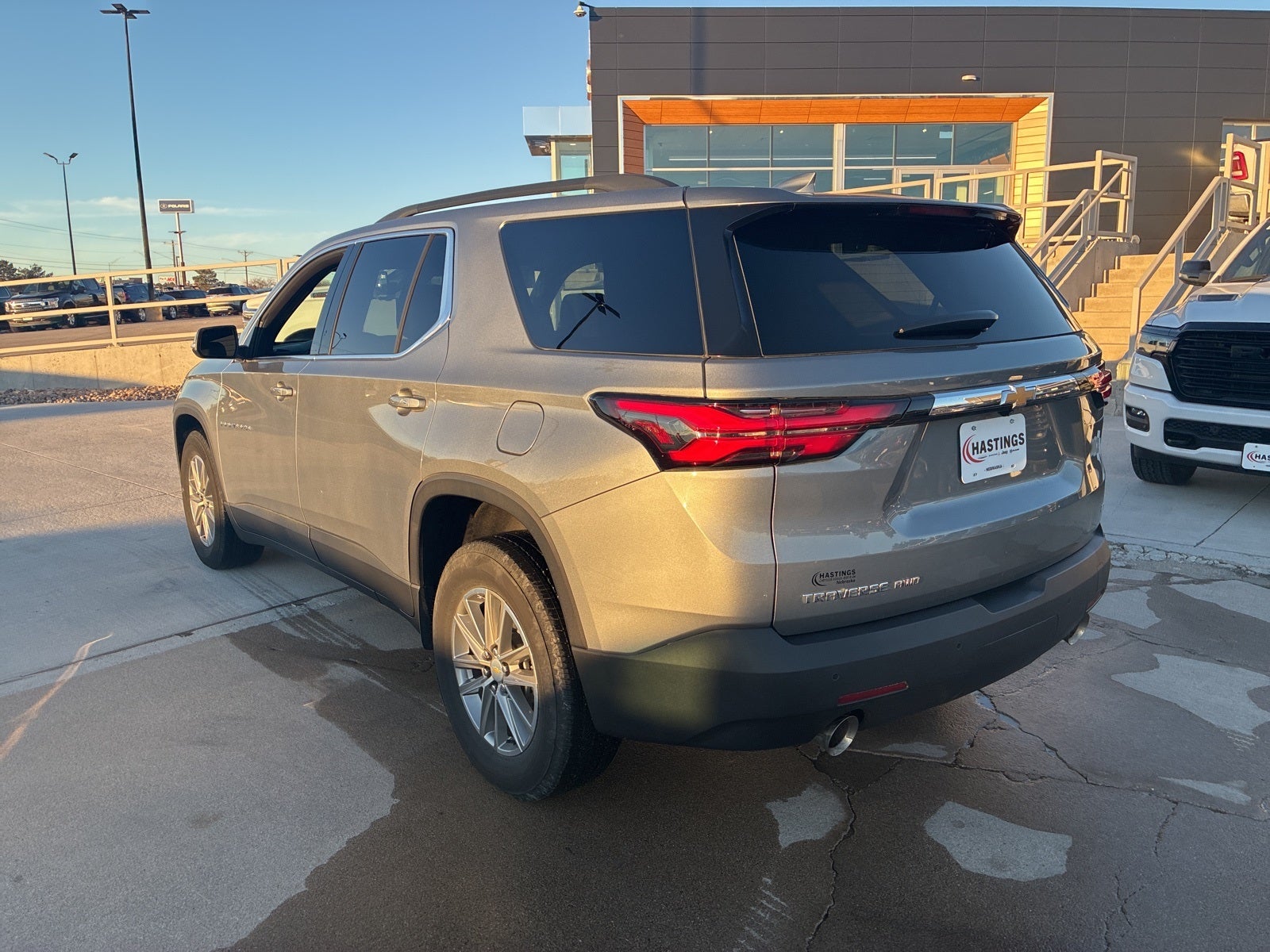 2023 Chevrolet Traverse AWD LT Leather